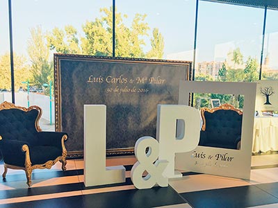 Photocall, photobooth y letras gigantes para la boda de Pilar y Luis